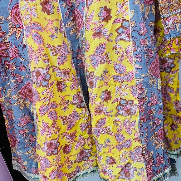 Rajasthani print 3 piece set with Gota Patti work ! - Picture 12 of 15